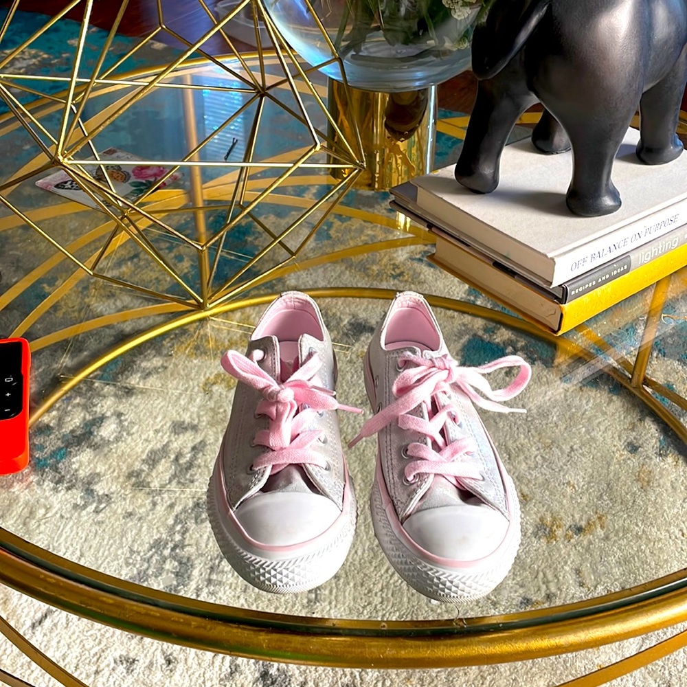 Low girl converse